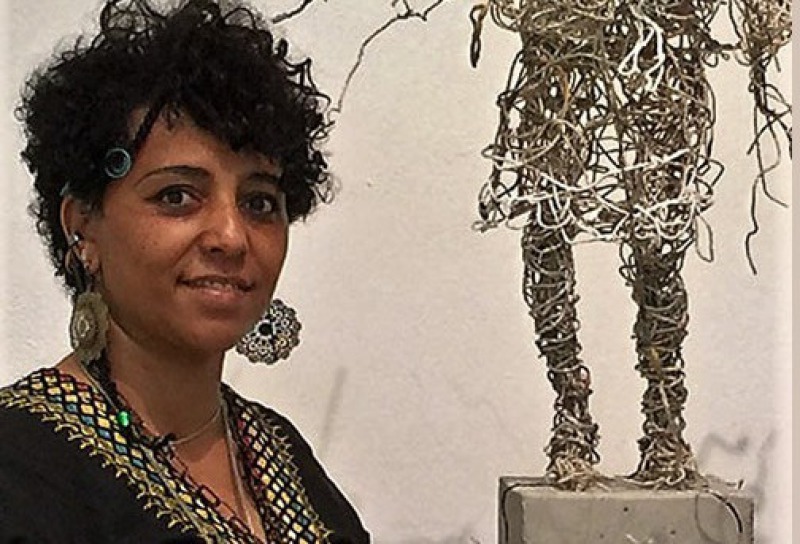 Yenatfenta Abate ist eine äthiopisch-deutsche Künstlerin mit dem Schwerpunkt ‚Freie Kunst‘ (Conceptual Art), sie lebt und arbeitet in Berlin und Hamburg. Im Jahre 1993 studierte sie an der Hochschule für Bildende Künste in Hamburg bei den Professoren Gott